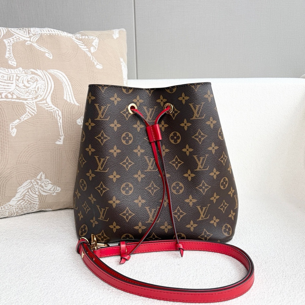 Louis Vuitton Monogram Neonoe MM Coquelicot Bag